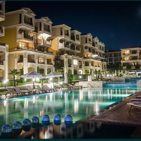 Студио В Затворен Комплекс Blue Appartement *